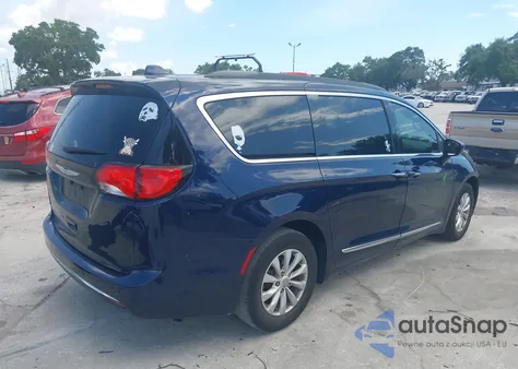 2017 Chrysler Pacifica Touring-L z USA, uszkodzony, nr VIN 2C4RC1BG4HR821604